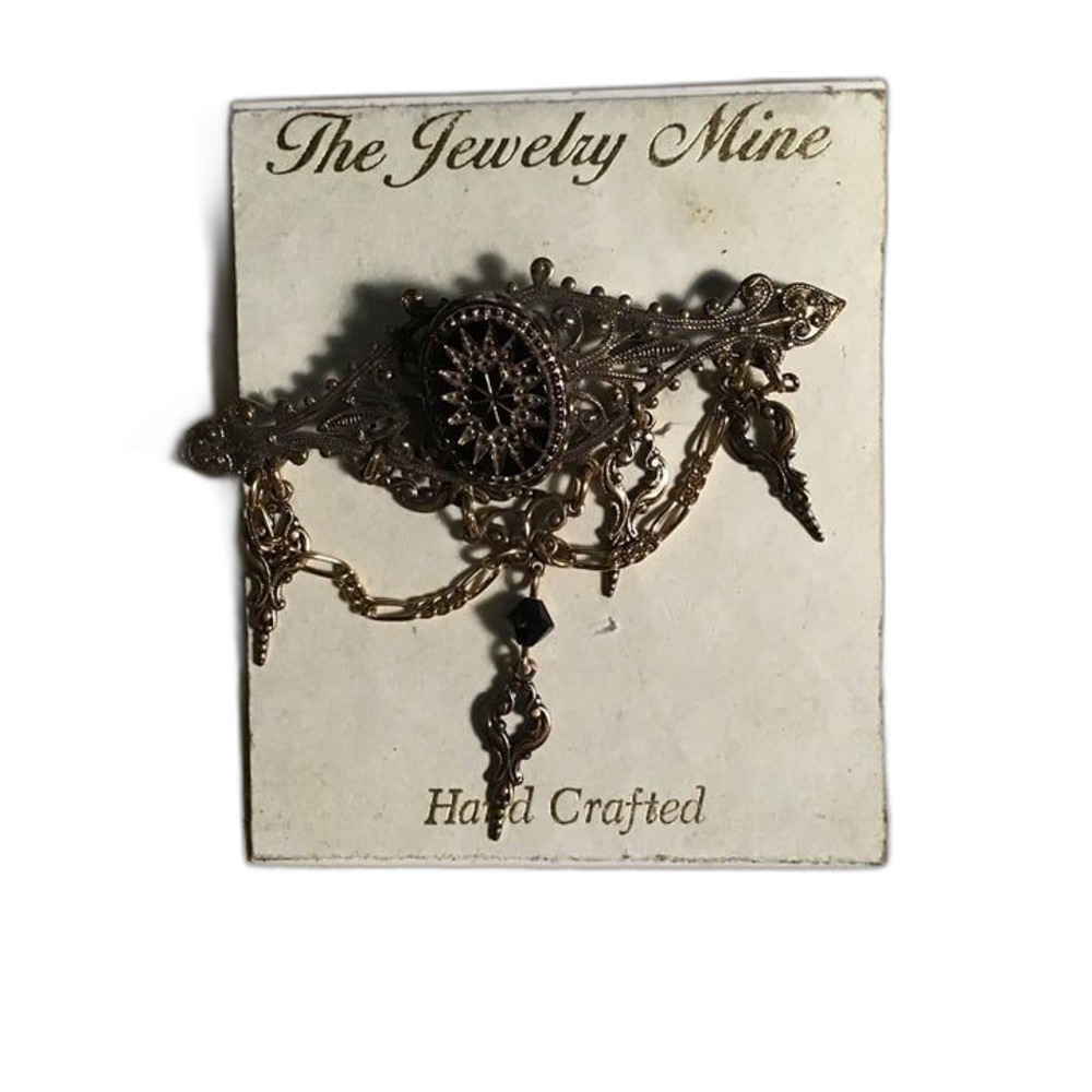 Vintage Jewelry Mine Victorian Style Filigree Bar Pin Brooch with Black Intaglio